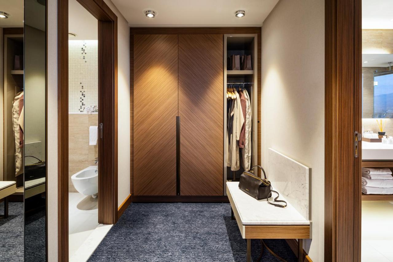 Grand Hotel Millennium صوفيا المظهر الخارجي الصورة A walk-in wardrobe