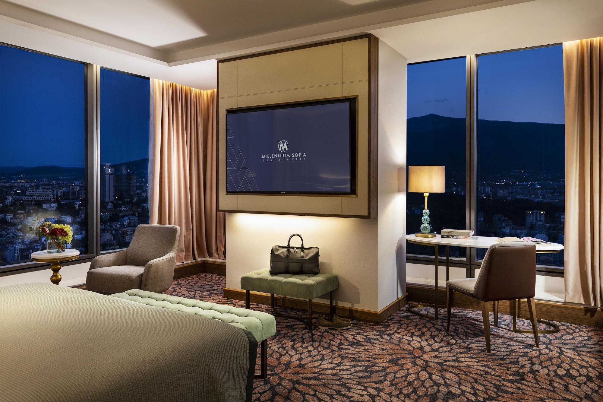 Grand Hotel Millennium صوفيا المظهر الخارجي الصورة A suite at the hotel