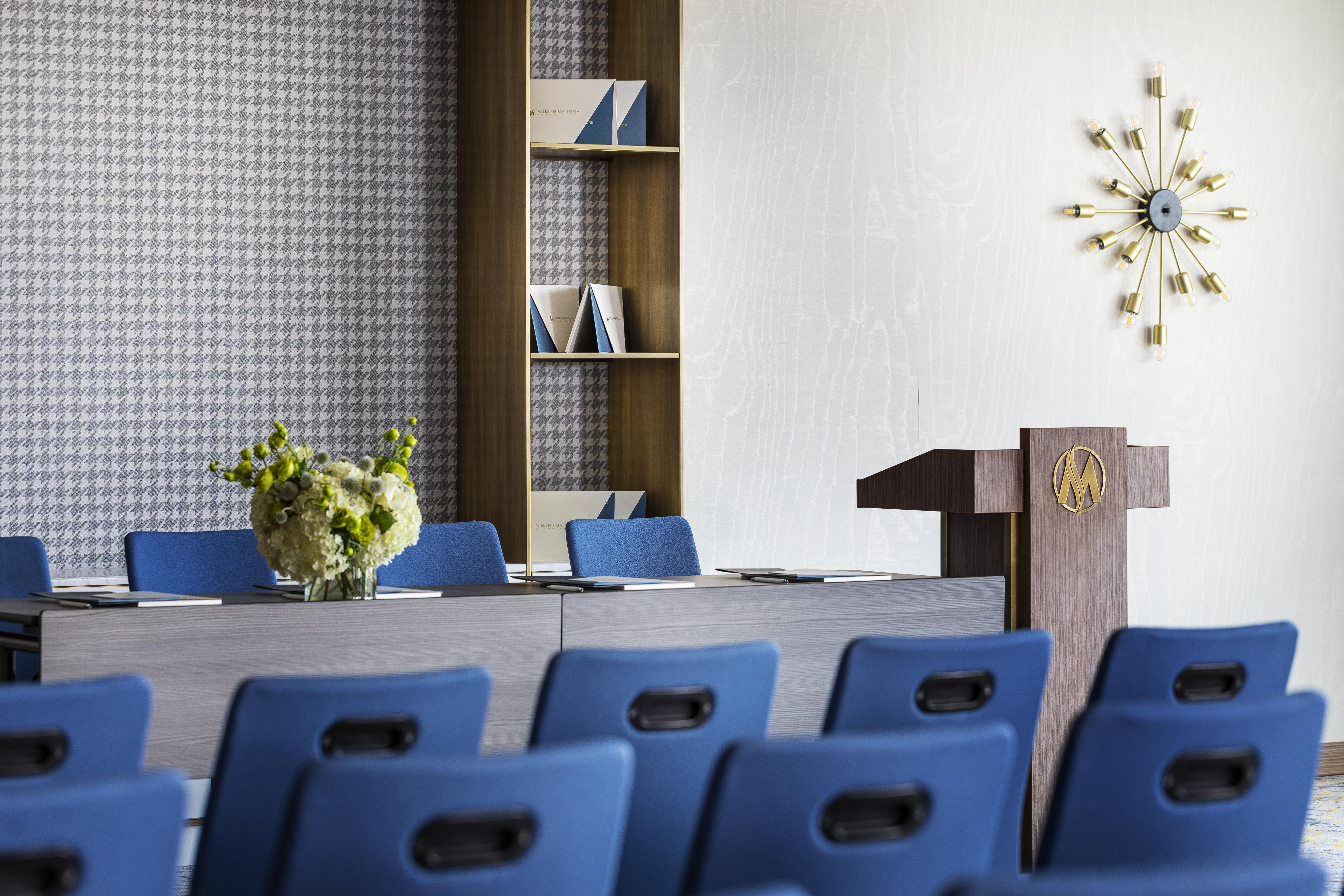 Grand Hotel Millennium صوفيا المظهر الخارجي الصورة Meeting room at the Westin